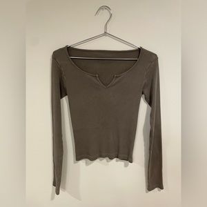 Tight long sleeved top by John Galt